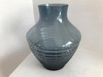 Ribbelvaas glas grijs, Antiek en Kunst, Antiek | Vazen, Ophalen of Verzenden