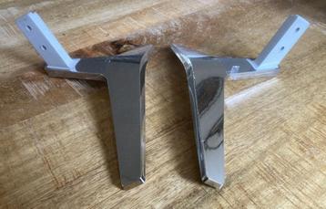 TV standaard tafel model X37T8233 beschikbaar voor biedingen