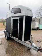 1.5 paards trailer nieuwe opbouw kunsstof bodem zadelkamer, Ophalen, Zo goed als nieuw, Overige materialen, 1½-paards trailer