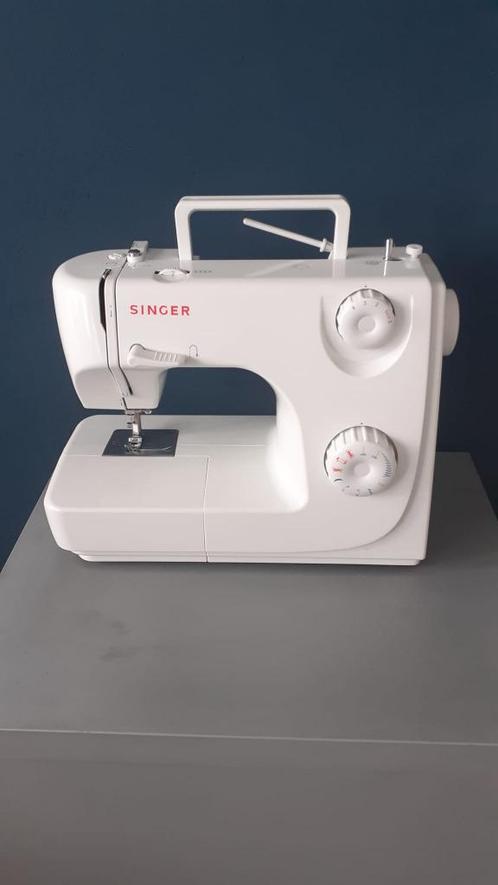 Singer Naaimachine 8280.    Als NIEUW!, Hobby en Vrije tijd, Naaimachines en Toebehoren, Zo goed als nieuw, Naaimachine, Singer