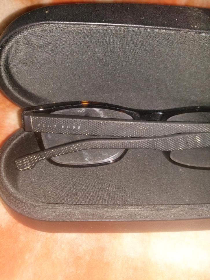 Hugo Boss mf links-2,5 Rechts 0,0 licht meekleurende  glazen, Sieraden, Tassen en Uiterlijk, Zonnebrillen en Brillen | Heren, Zo goed als nieuw