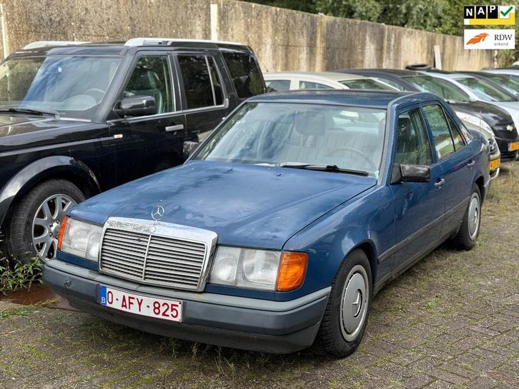 Mercedes-Benz 200-500 (W124) 230 E Automaat, Auto's, Mercedes-Benz, Bedrijf, Te koop, 200-Serie, Benzine, Sedan, Handgeschakeld