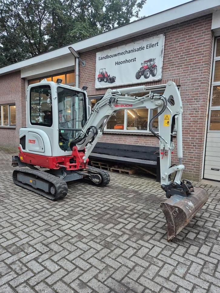 Takeuchi tb 225  480uur  2024  Nieuw ook leverbaar, Zakelijke goederen, Machines en Bouw | Kranen en Graafmachines, Graafmachine