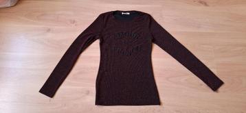 prachtig donkerrood glittershirt valt als maat S beschikbaar voor biedingen