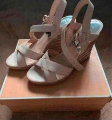 Prachtige beige muiltjes Michael Kors, maat 41 nieuw in doos beschikbaar voor biedingen