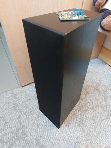 Linn Trikan met chakra Aktiv Cards beschikbaar voor biedingen