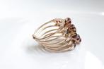 Unieke Vintage Gouden Ring Met Granaat, Ophalen of Verzenden, Zo goed als nieuw, 17 tot 18, Met edelsteen