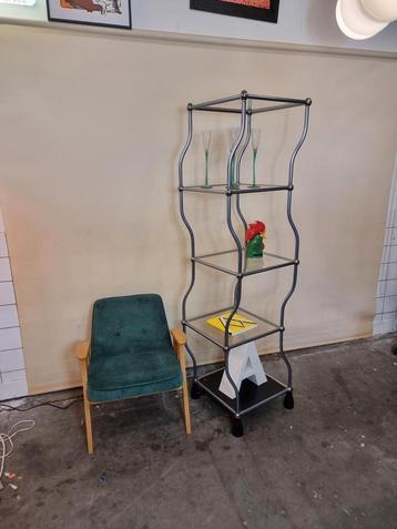 Vintage draaiende vitrine met motortje jaren 90 beschikbaar voor biedingen