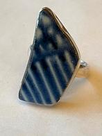 Zilveren Chinese ring ., Sieraden, Tassen en Uiterlijk, Ringen, 18 tot 19, Gebruikt, Verzenden, Dame