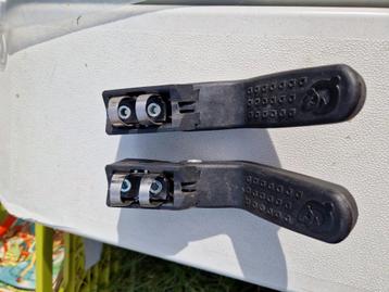 voetensteuntjes beschikbaar voor biedingen