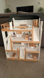 Groot houten Poppenhuis Petite Amelie met meubels, Ophalen, Gebruikt