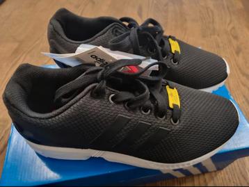 Adidas ZX Flux Zwart - Maat 38 2/3 beschikbaar voor biedingen