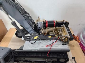 Liebherr R945 Lesu RC BouwKit beschikbaar voor biedingen