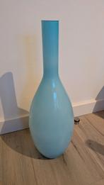 Lichtblauwe Leonardo vaas - 53 cm hoog, 50 tot 75 cm, Blauw, Ophalen of Verzenden, Glas