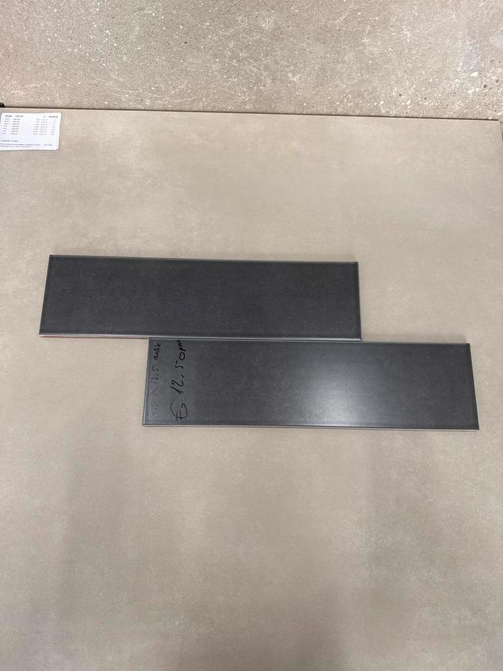 Mooie Wandtegel zwart 50x13,5, Doe-het-zelf en Verbouw, Tegels, Nieuw, Wandtegels, Keramiek, 20 tot 40 cm, Minder dan 20 cm, 10 m² of meer