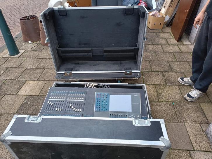 Yamaha M7cl 32 digitale mengtafel met flightcase, Muziek en Instrumenten, Mengpanelen, Gebruikt, 20 kanalen of meer, Ophalen