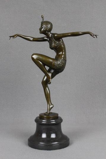 Groot Elegant Bronzen Beeld Danseres Art Deco Chiparus beschikbaar voor biedingen