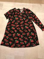 V) a14 zwarte jurk met rode rozen roosjes maat 40 stretch, Kleding | Dames, Jurken, Maat 38/40 (M), Verzenden, Zwart, Zo goed als nieuw
