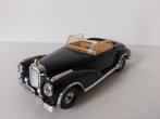 Corgi 806 1659 Mercedes-Benz 300S Cabriolet zwart beige, Hobby en Vrije tijd, Modelauto's | 1:32, Ophalen of Verzenden, Zo goed als nieuw