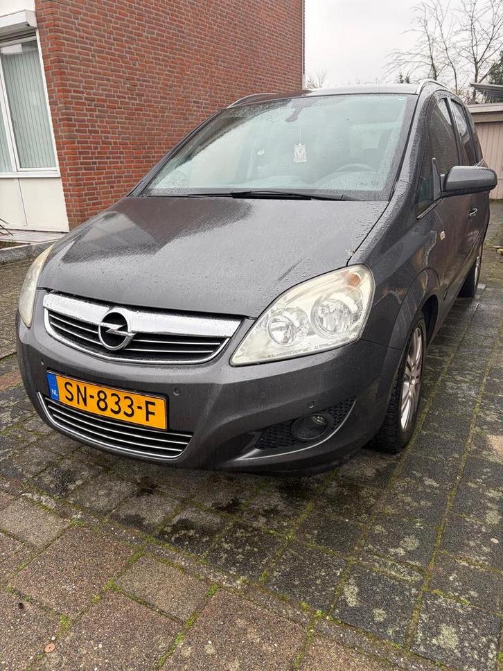 Opel Zafira 1.8 2009 Grijs, Auto's, Opel, Particulier, Zafira, Benzine, C, MPV, Handgeschakeld, Geïmporteerd, Zilver of Grijs