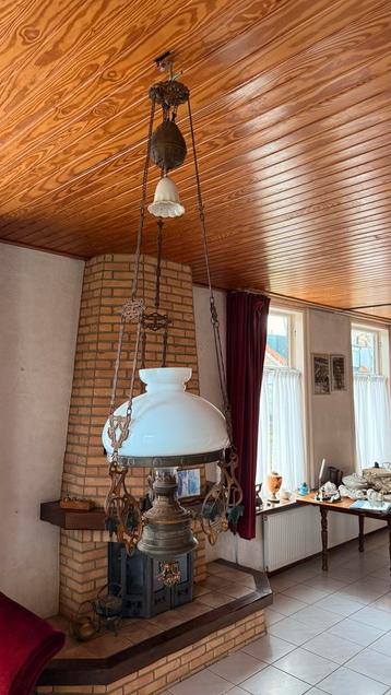 Antieke Hanglamp met Karakter beschikbaar voor biedingen