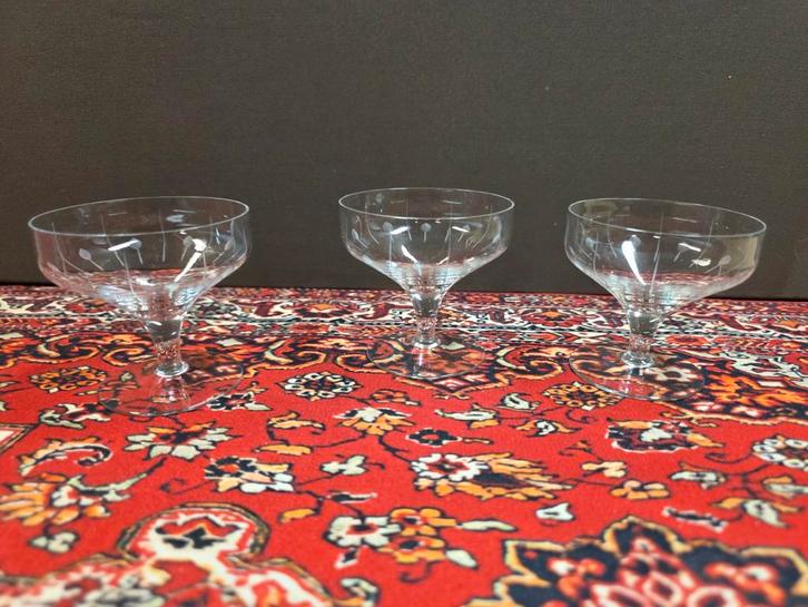 Set van 3 vintage champagneglazen fijn geslepen glazen, Antiek en Kunst, Antiek | Glas en Kristal, Ophalen of Verzenden