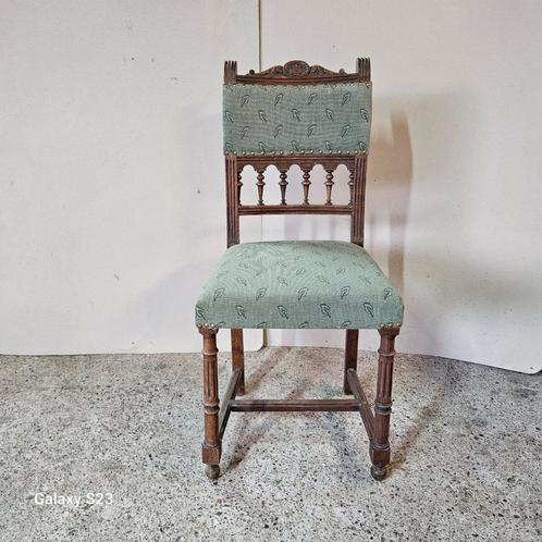 antieke houten stoel met sierlijk houtsnijwerk, Antiek en Kunst, Antiek | Meubels | Stoelen en Banken, Ophalen