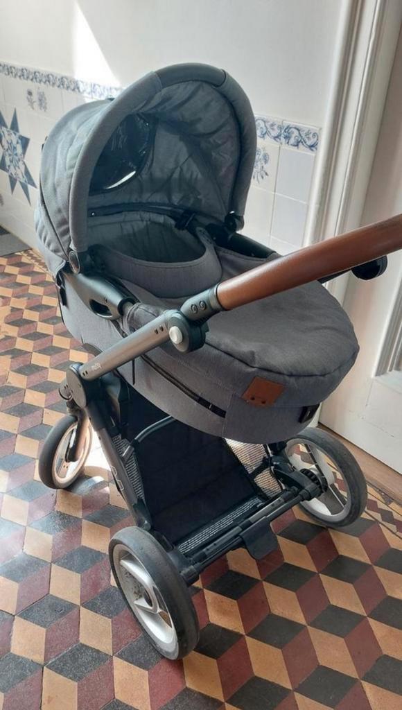 Mutsy Evo Kinderwagen - Compleet met Regenhoezen, Kinderen en Baby's, Kinderwagens en Combinaties, Ophalen