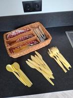 3 setjes bestek in rieten mandje, Ophalen of Verzenden, Gebruikt