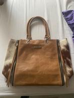 Stijlvolle bruine handtas met koeienprint, Ophalen of Verzenden, Gebruikt, Bruin, Handtas