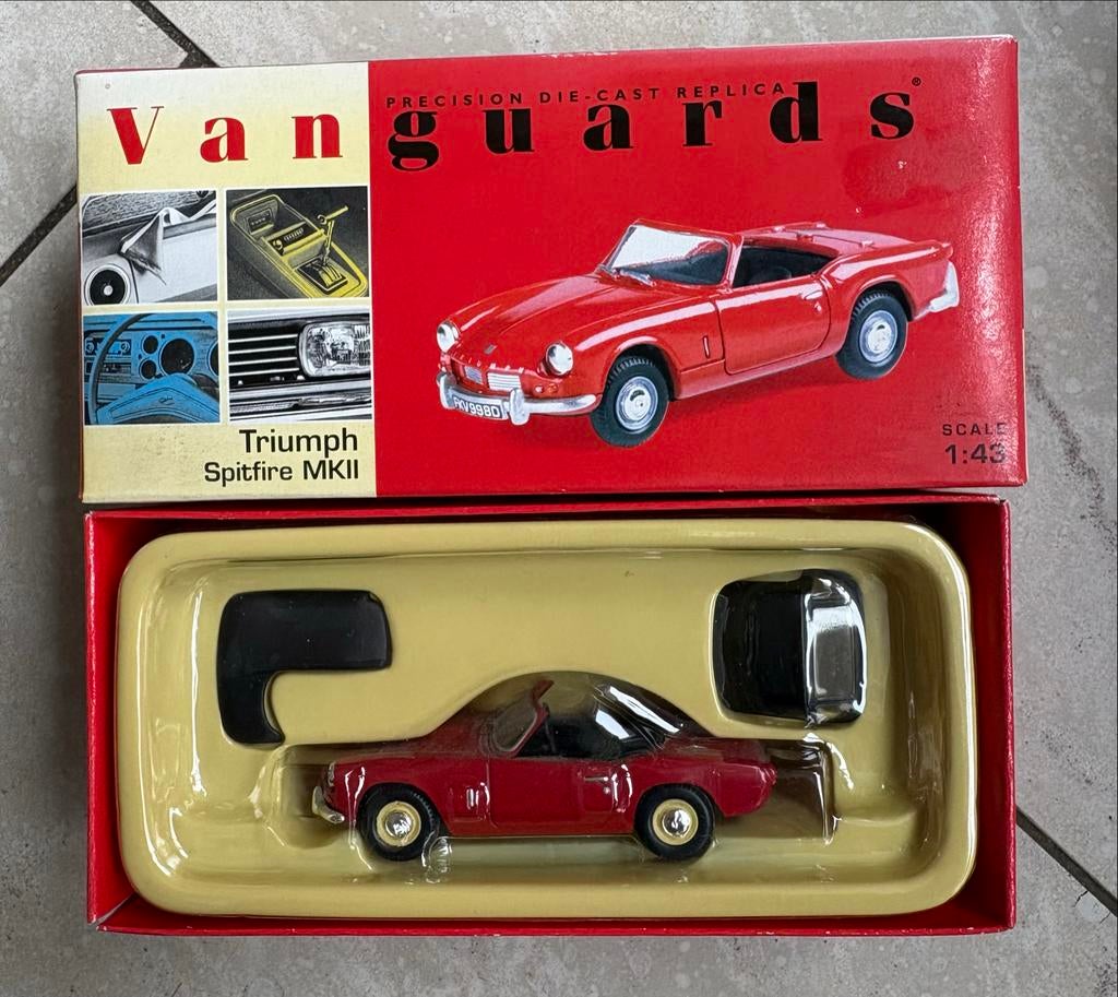 Modelauto Vanguard - Triumph Spitfire MKII 1:43, Ophalen, Zo goed als nieuw, Auto, Overige merken