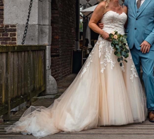 Trouwjurk, Kleding | Dames, Trouwkleding en Trouwaccessoires, Zo goed als nieuw, Trouwjurk, Beige, Ophalen of Verzenden