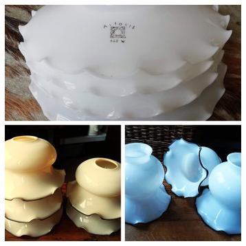 Melkglazen opaline kapjes lampenkapje creme en wit Schott   beschikbaar voor biedingen