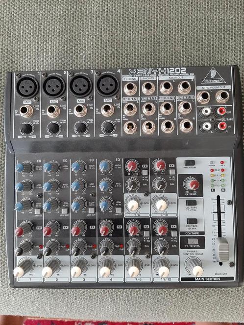 Behringer Xenyx 1202 Mengpaneel, Muziek en Instrumenten, Mengpanelen, Gebruikt, 5 tot 10 kanalen, Microfooningang, Verzenden