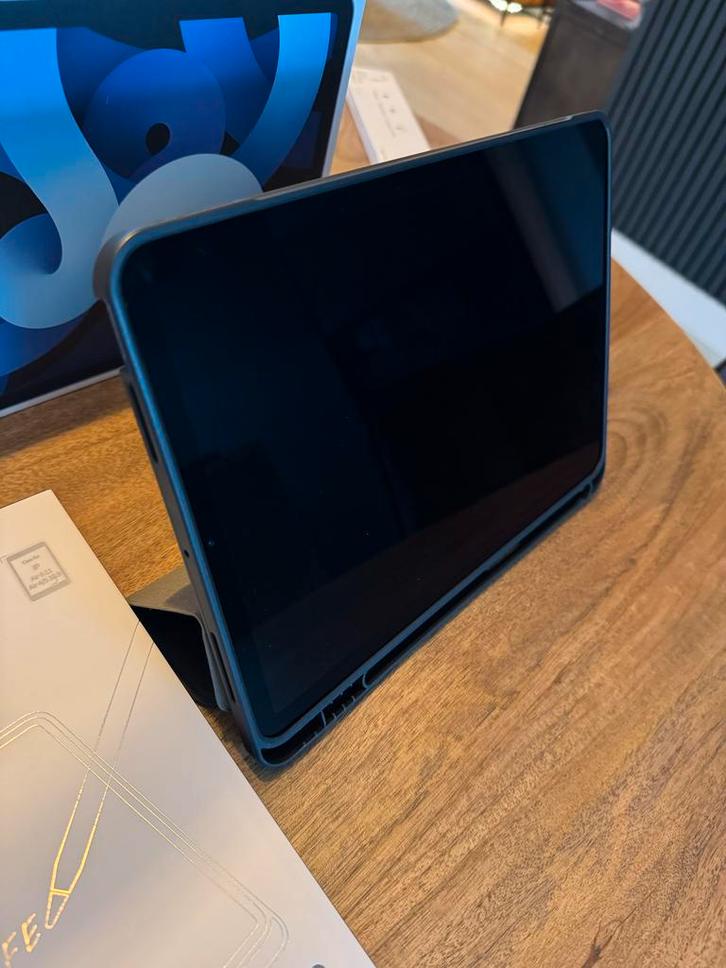 iPad Air 4 + Doos & Nieuwe Hoes met universele pencil, Computers en Software, Apple iPads, Zo goed als nieuw, Apple iPad Air, Wi-Fi