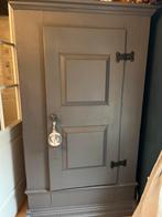 Eikenhouten kast, Ophalen