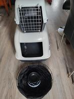 Kattenhuisje, kattenbak, mandje, krabplank en voerbakjes, Ophalen, Gebruikt