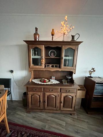 Te koop vintage keukenmeubel beschikbaar voor biedingen