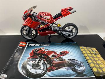 LEGO TECHNIC motor 8420 (zonder doos) beschikbaar voor biedingen