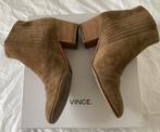 VINCE suede enkellaars maat 38, Kleding | Dames, Ophalen of Verzenden, Gedragen