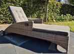 Manhattan Wicker ligbed met kussen en tafeltje, Ophalen, Zo goed als nieuw, Wicker, Verrijdbaar