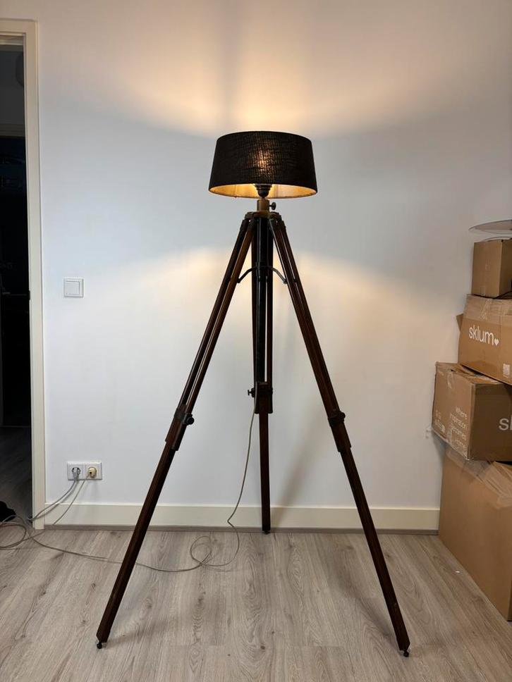 Messing vloerlamp op statief (tripod), jaren 1940-50s, Huis en Inrichting, Lampen | Vloerlampen, Zo goed als nieuw, 200 cm of meer