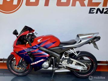 Honda CBR 600RR facelift model mivv Carbon uitlaat lage km s beschikbaar voor biedingen