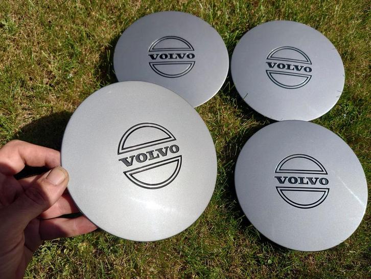 Volvo 340/360 wieldoppen/naafkapjes Volvo 81280 z.g.a.n.!, Auto-onderdelen, Overige Auto-onderdelen, Volvo, Nieuw, Ophalen