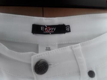 MOOIE Z.G.A.N. *ENJOY ZOMERSE SPIERWITTE STRECH CAPRI BROEK. beschikbaar voor biedingen