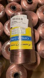 Tortiglia nylon 19 spoelen, Hobby en Vrije tijd, Naaien en Fournituren, Ophalen of Verzenden, Zo goed als nieuw, Knoop of Knopen