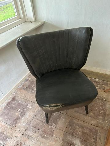 Vintage cocktail stoel beschikbaar voor biedingen