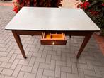 Antieke tafel met formicablad en lade, Ophalen
