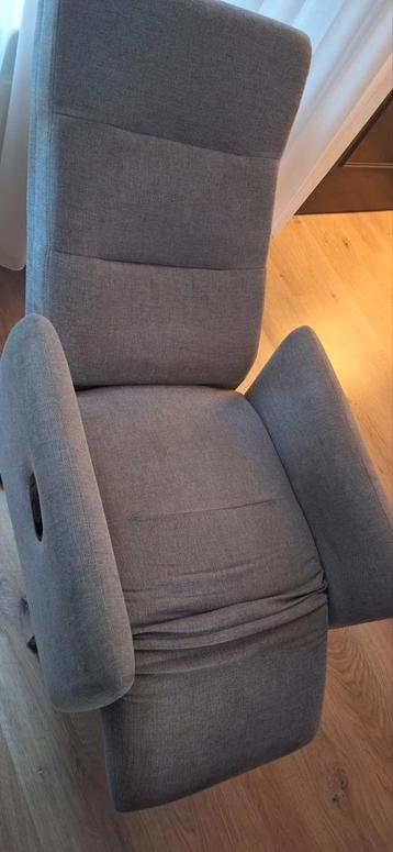 Comfortabele Relaxstoel beschikbaar voor biedingen