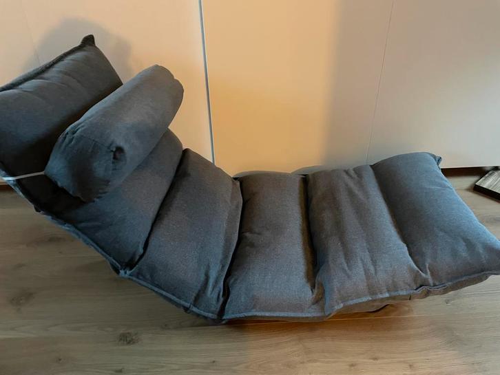 Stoel kan in vele standen, Huis en Inrichting, Zitzakken, Zo goed als nieuw, Overige typen, Grijs, Ophalen of Verzenden